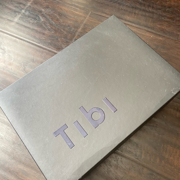 Tibi NWT olive green leather shoes with geometric heel design - Picture 5 of 6